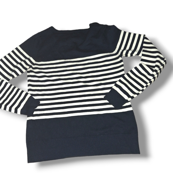 Cielo preppy striped navy blue and white sweater size medium - Picture 2 of 4